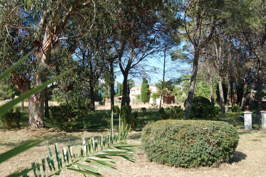 Private Villas Puerto Pollensa For Family Groups, Private Mountain Ideal For Runners, Trailers, Hikers, It Is Approximately 3 Minute Walk From The Beach Rum bild